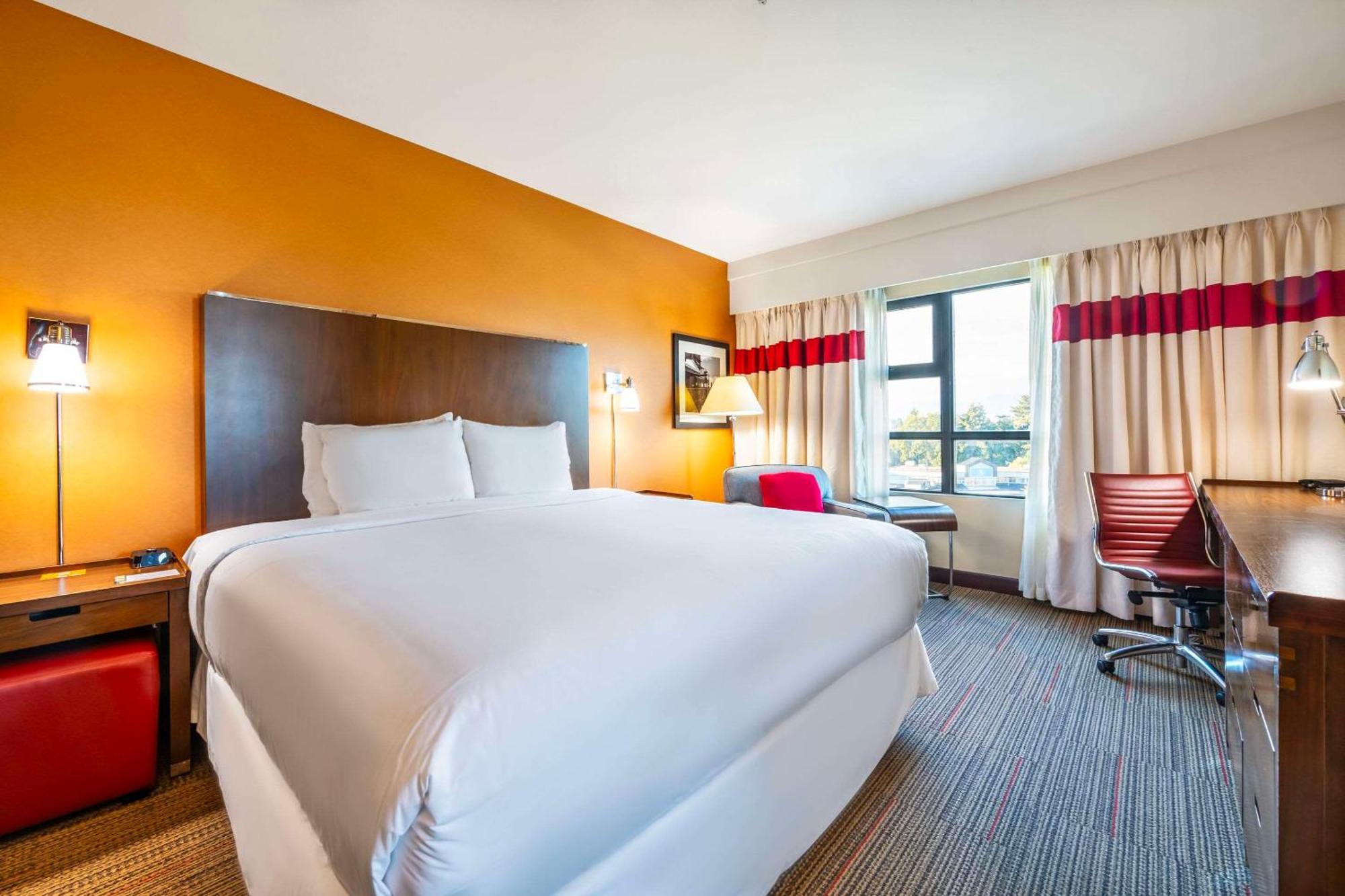 Grand Park Vancouver Airport, Ascend Collection Hotel 3*